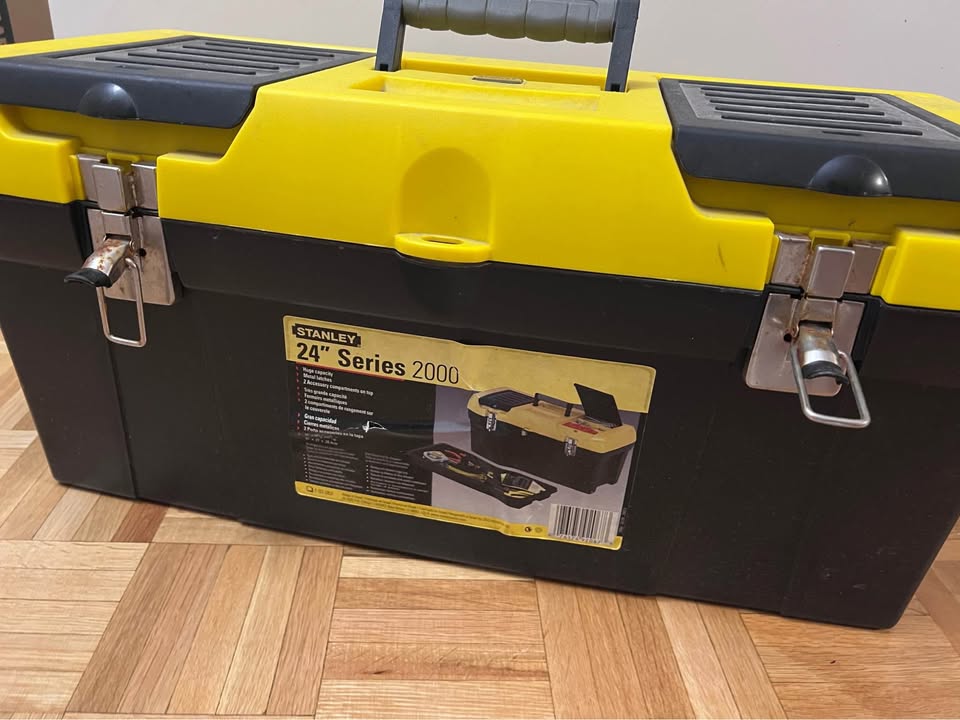 Stanley 24” series 2000 toolbox - photo 2