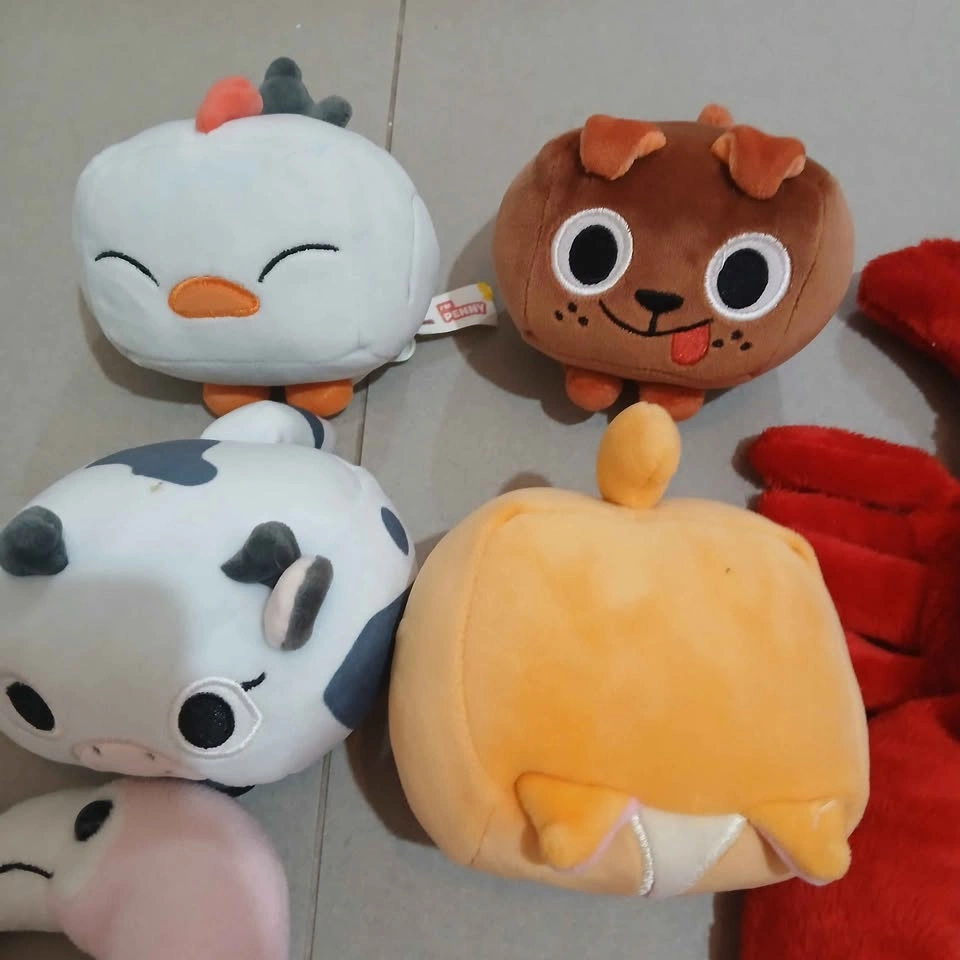 11 Plushies - photo 2