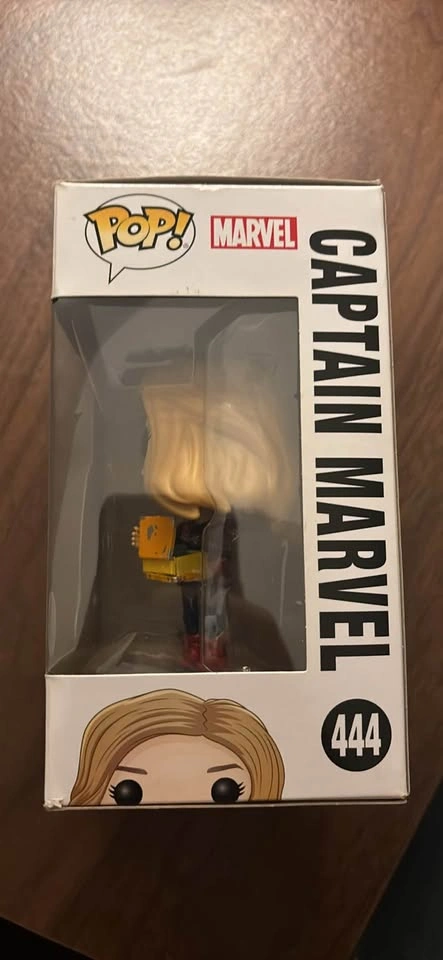 Glow in the dark Captain Marvel Funk pop #444 - photo 2