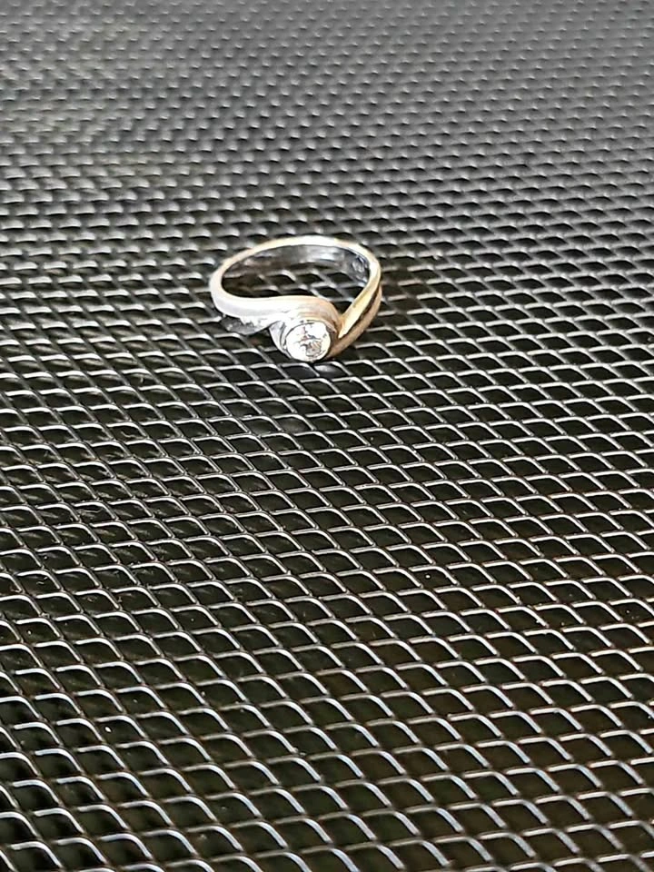 💍 S925 Sterling Silver Bezel-Set Bypass Ring ✨🤍