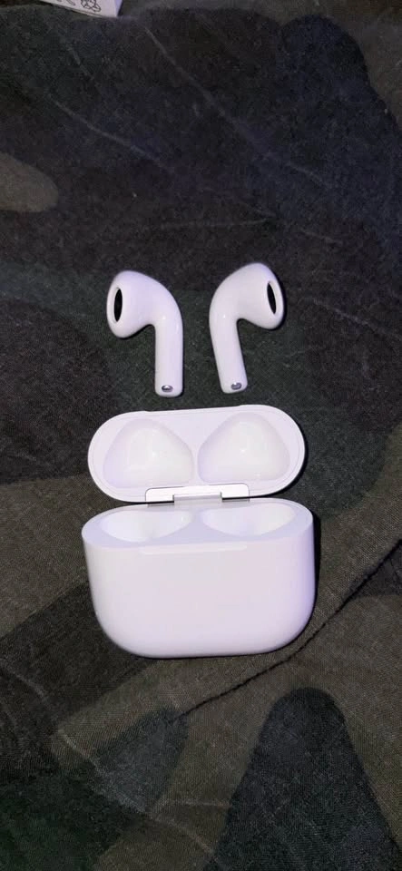 AirPod 4s - photo 4