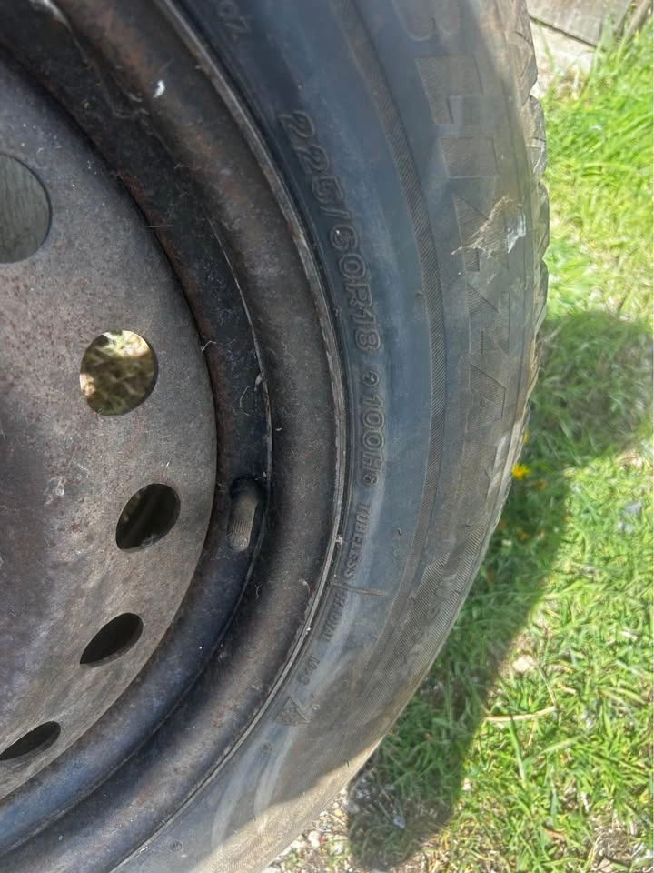 Winter tires with rims - photo 2