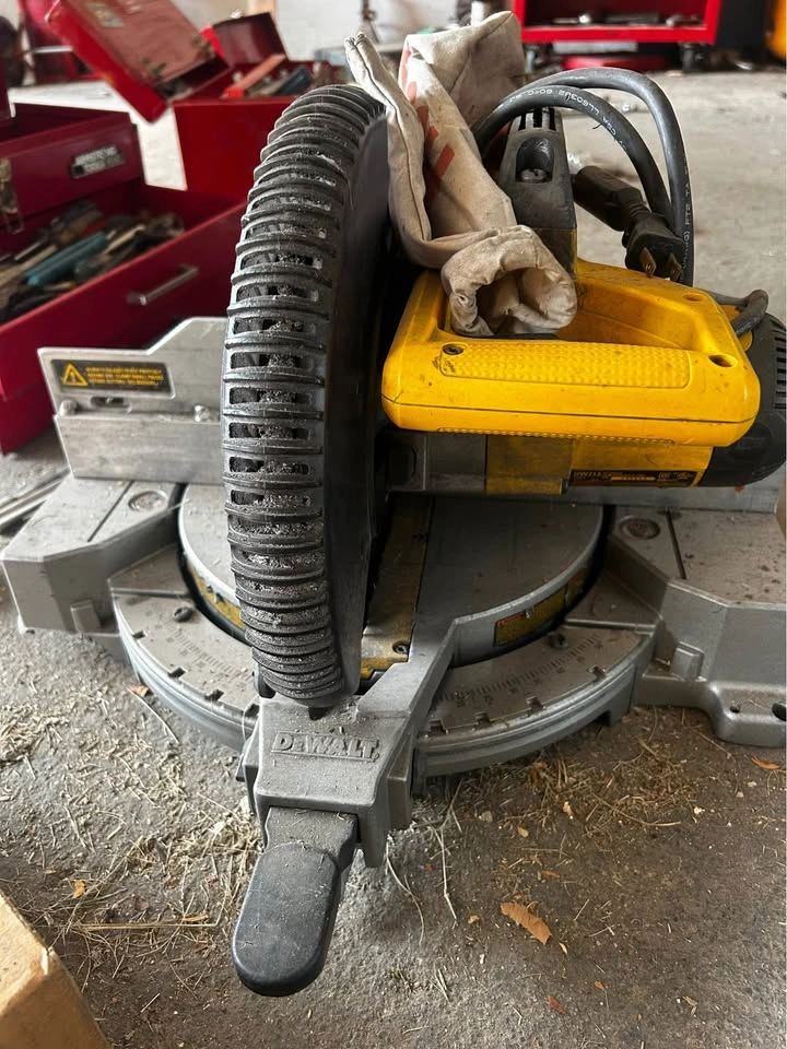 Dewalt saw - photo 4