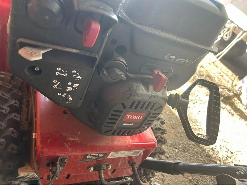 Toro Snowblower - photo 2