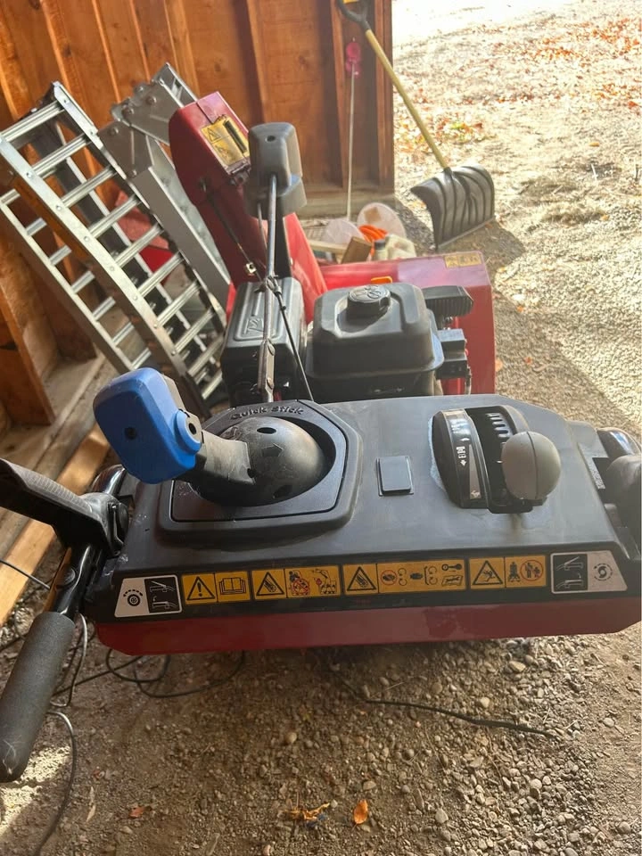 Toro Snowblower - photo 3