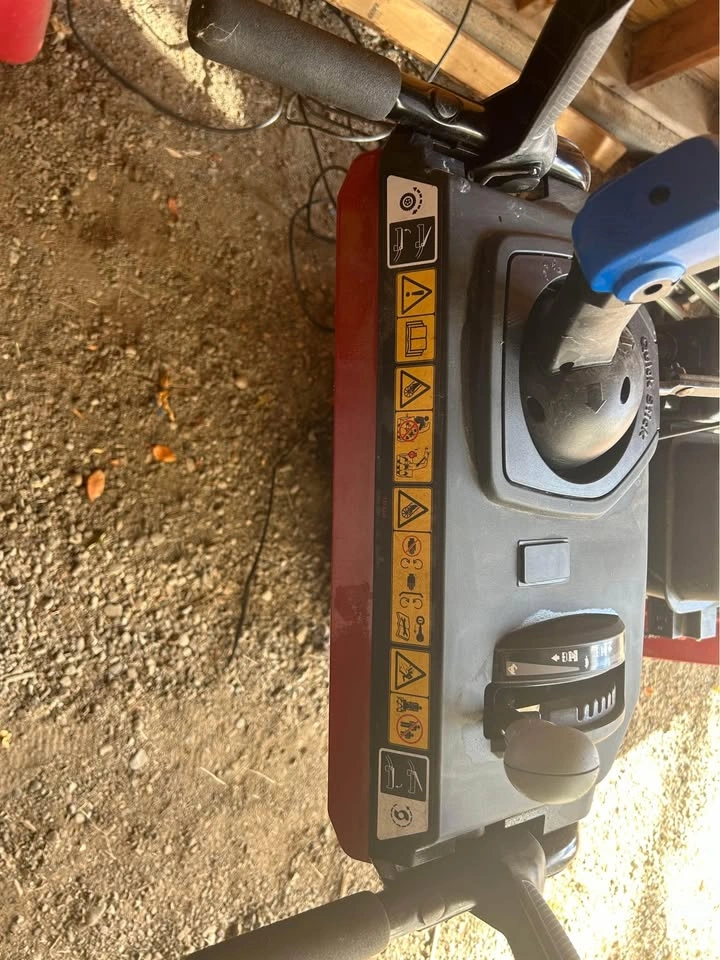 Toro Snowblower - photo 4