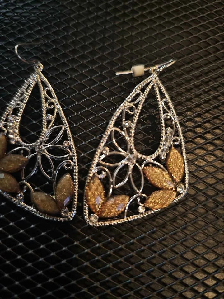 Silver Filigree Teardrop Statement Earrings - photo 2