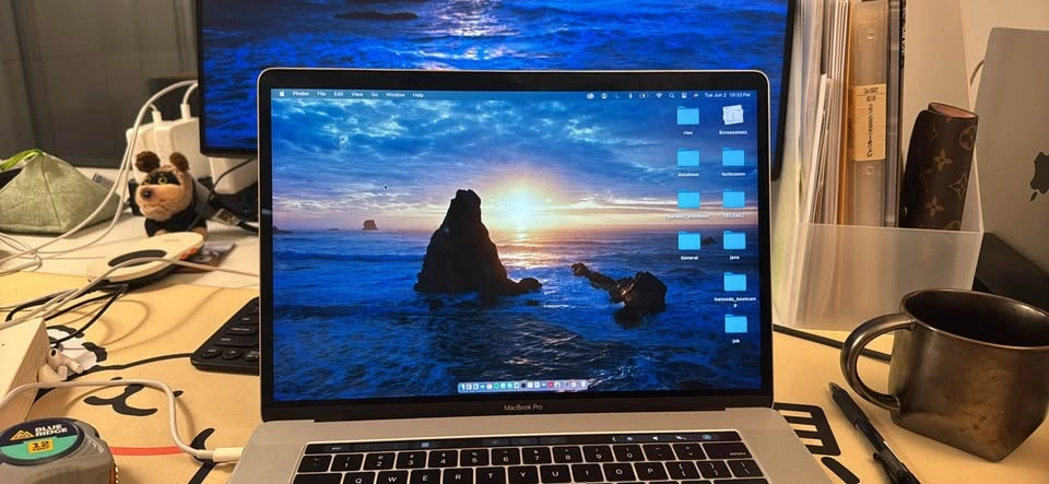 MacBook Pro - photo 4