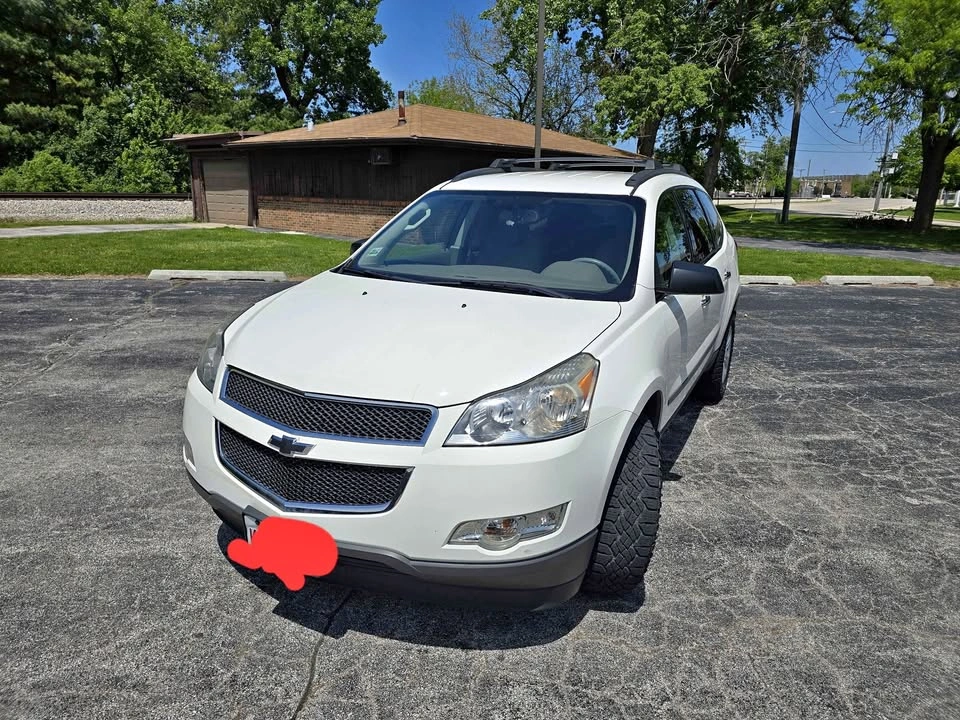2012 Chevrolet Traverse LS Sport Utility 4D
