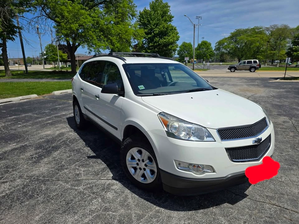2012 Chevrolet Traverse LS Sport Utility 4D - photo 3