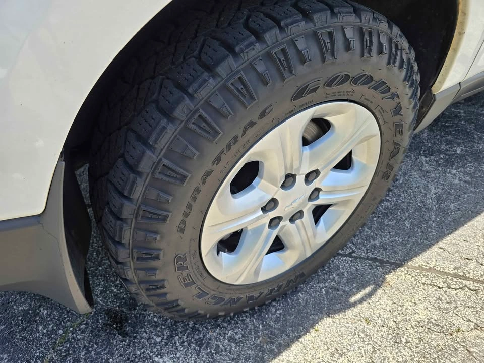 2012 Chevrolet Traverse LS Sport Utility 4D - photo 5