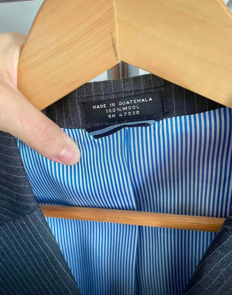 Tommy Hilfilger pin stripe Men's suit - photo 2
