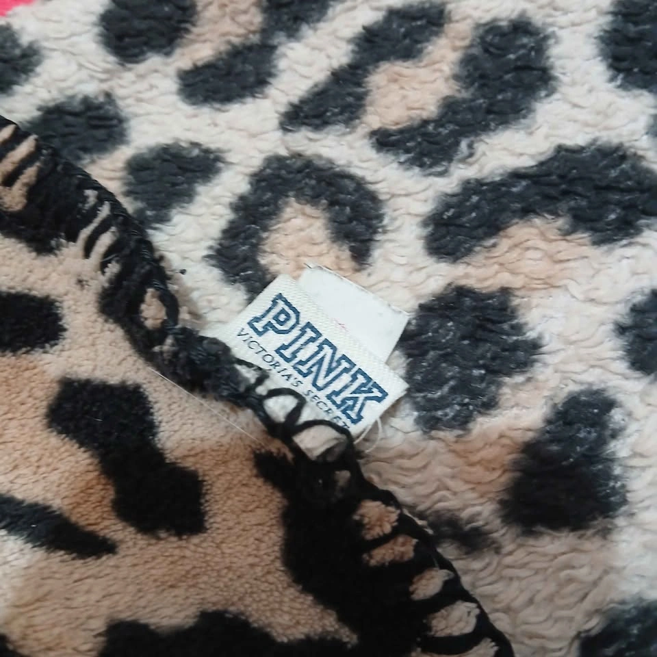 RARE Y2K Vintage Victoria Secret Blanket - photo 3