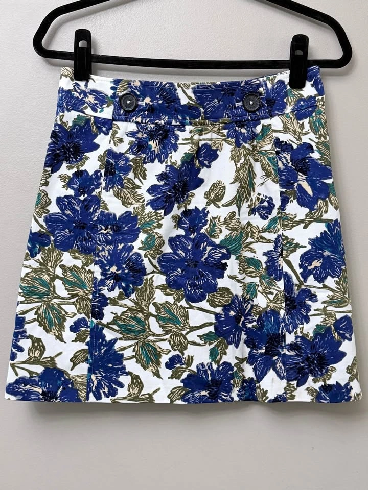 Brooks Brothers Floral Mini Skirt - Size 2 - photo 3