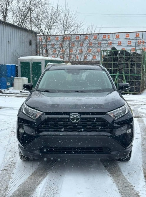 2019 Toyota RAV4 XLE - photo 2