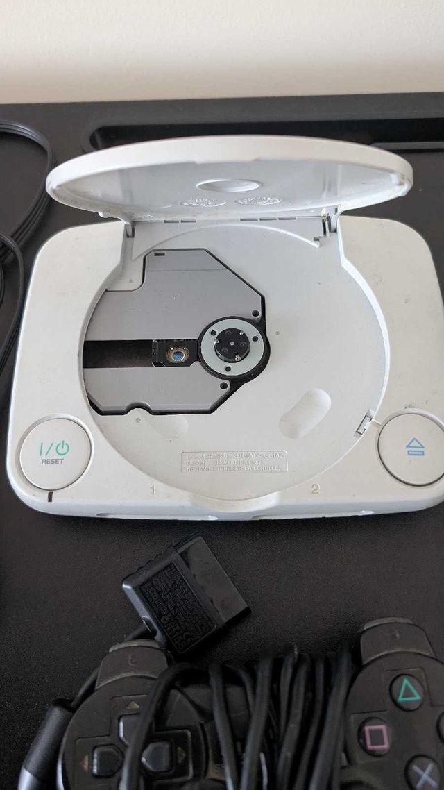 Ps1 Slim Console Bundle with 13 games - photo 3