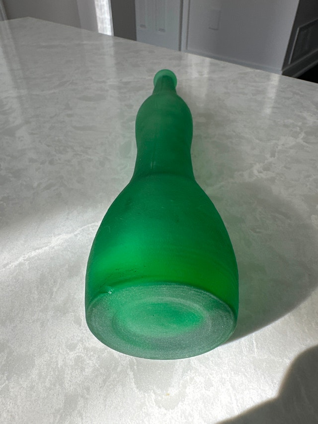 Vintage Scandinavian-style frosted green glass vase - photo 3