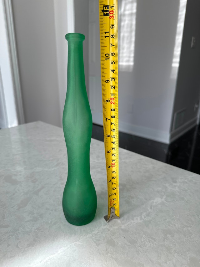 Vintage Scandinavian-style frosted green glass vase - photo 4
