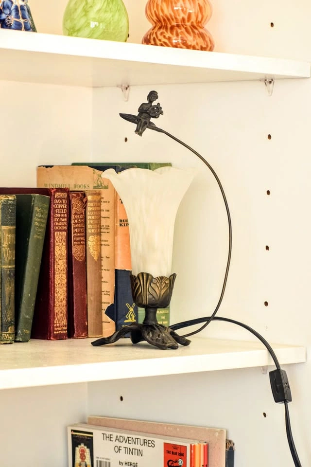Vintage Cherub Lily Flower Lamp
