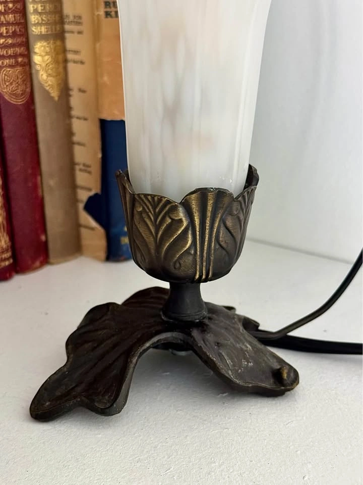 Vintage Cherub Lily Flower Lamp - photo 4