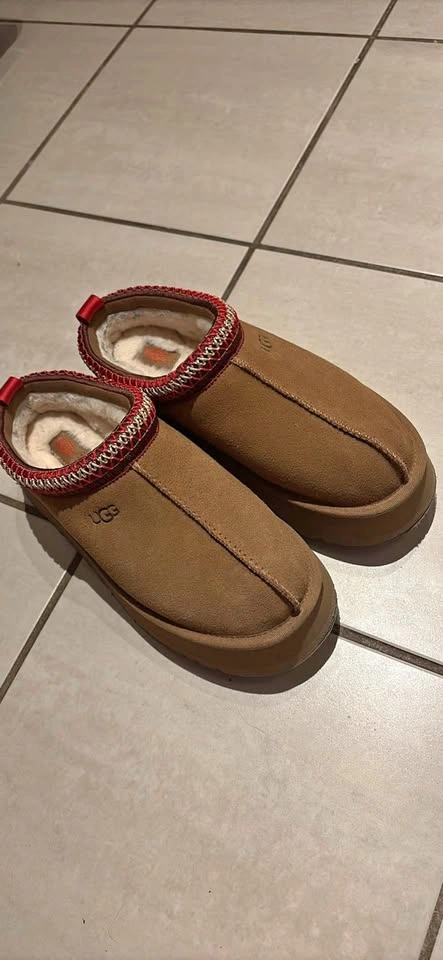 Ugg Tazz ii platforms