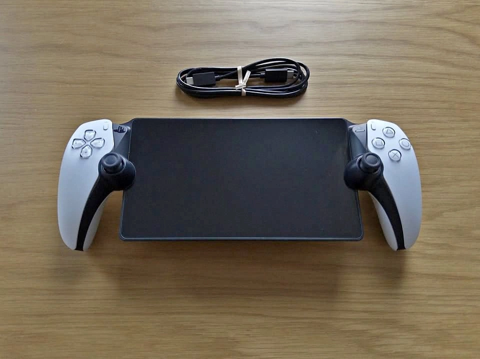 Playstation Portal - White + Case