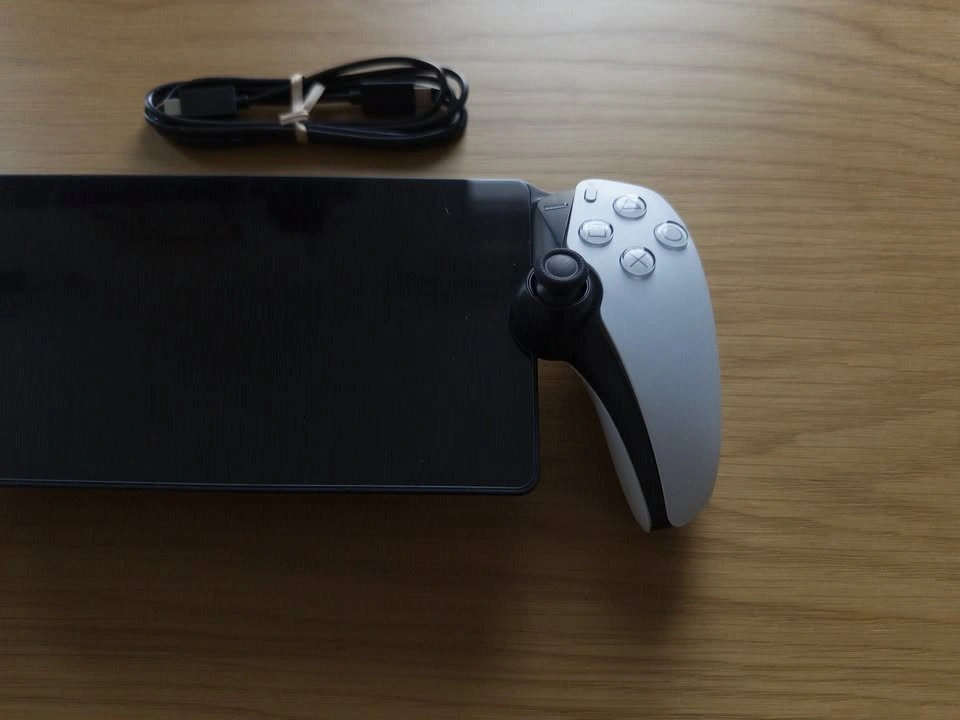 Playstation Portal - White + Case - photo 2