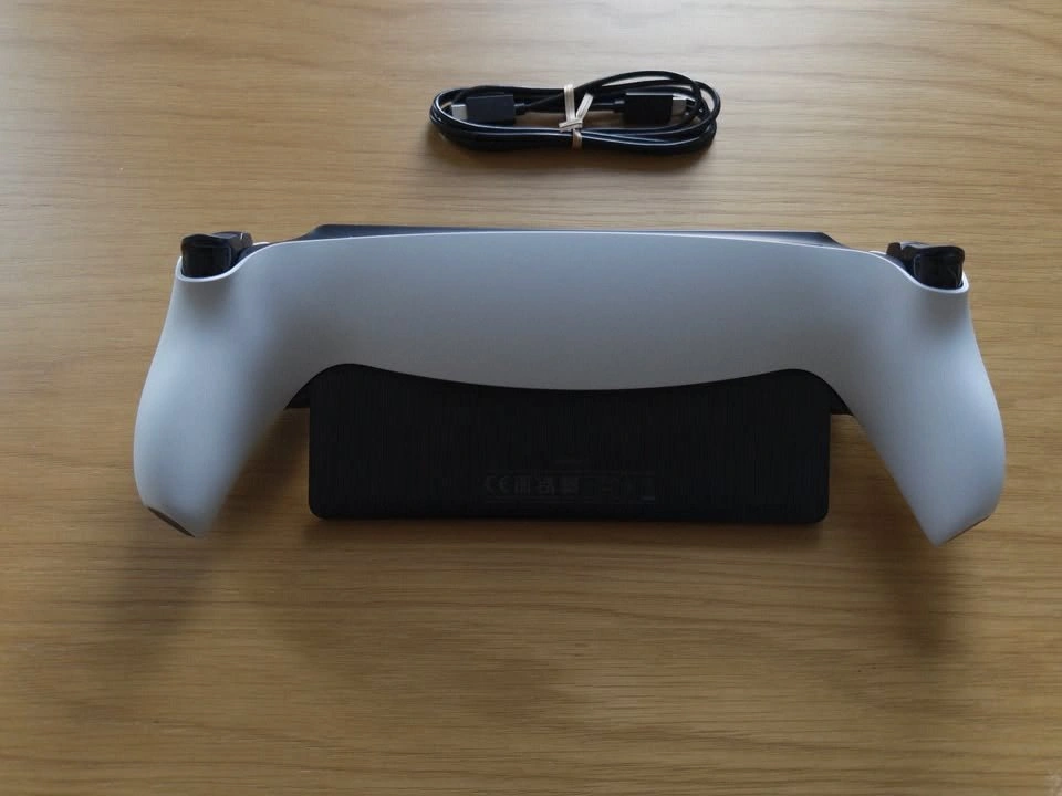 Playstation Portal - White + Case - photo 4