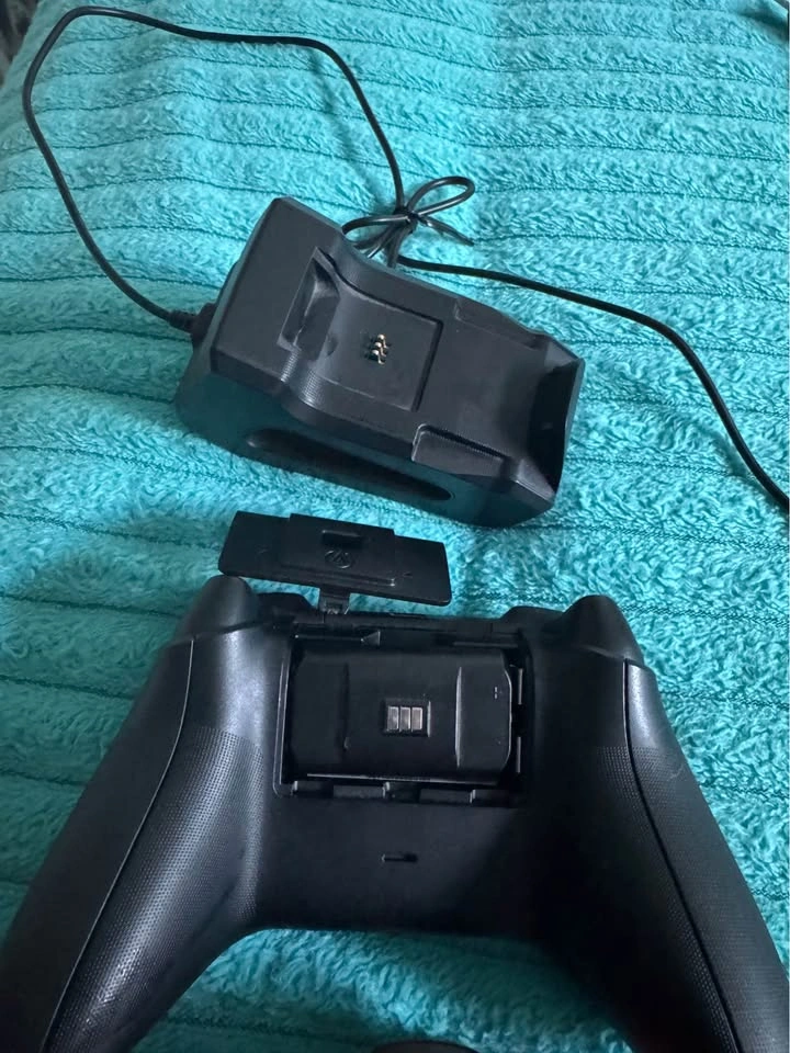 Xbox series X w/cd drive - photo 3