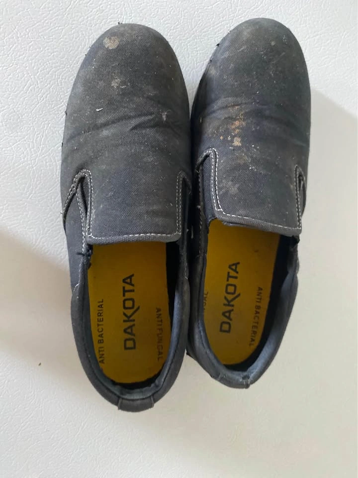 FREE Women’s DAKOTA steel toe shoes - size 9 - photo 2