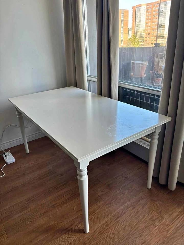 Extendable Dining Table