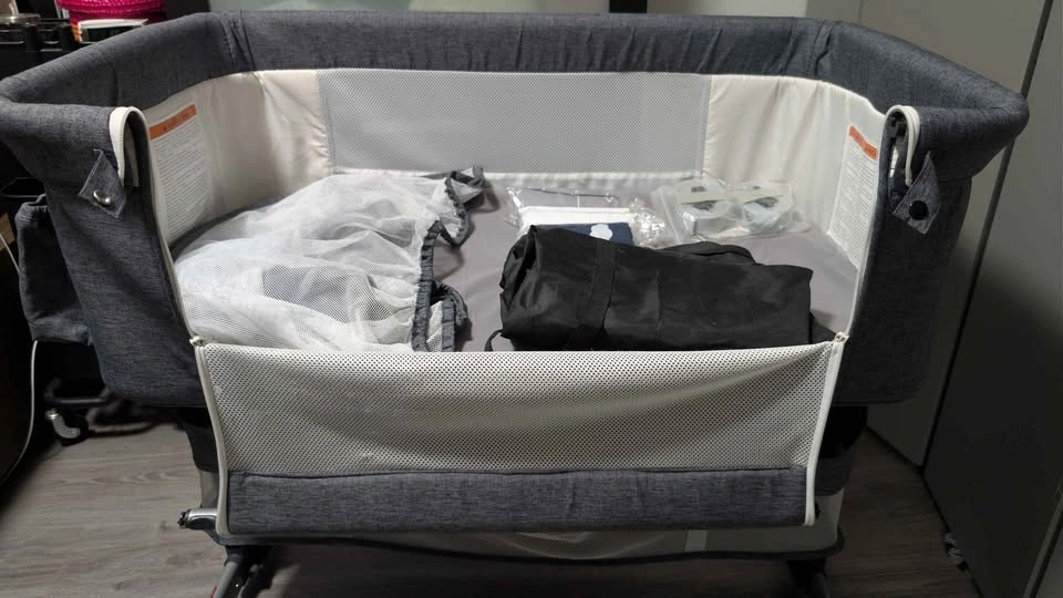 3-in-1 Height Adjustable Baby Bassinet & Bedside Sleeper - photo 4
