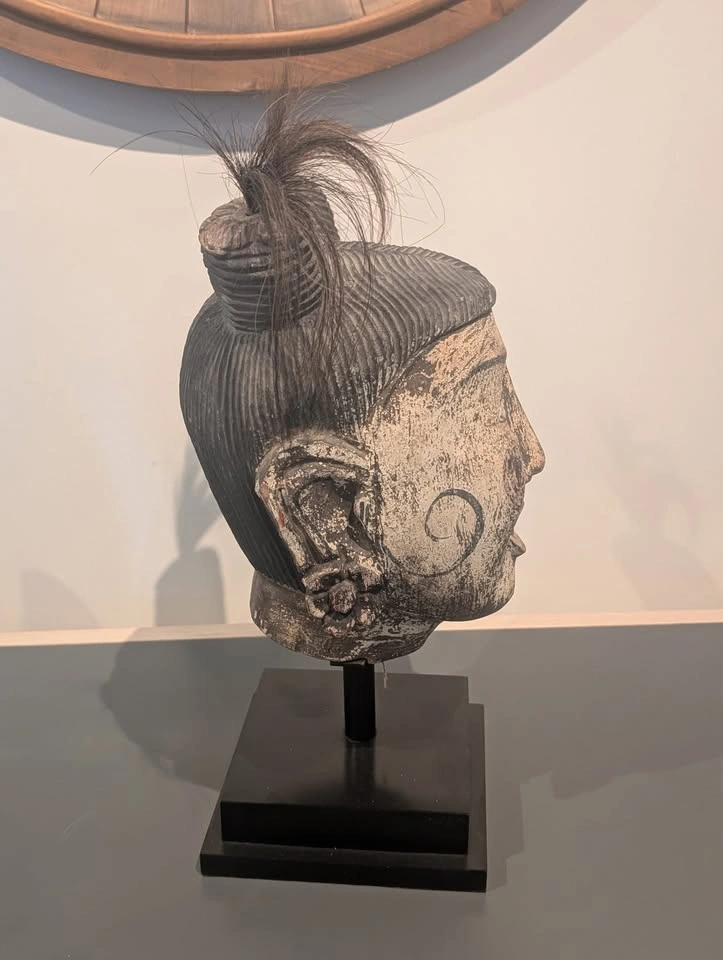 Vintage Burmese Hand-Carved Mask on Stand - photo 2