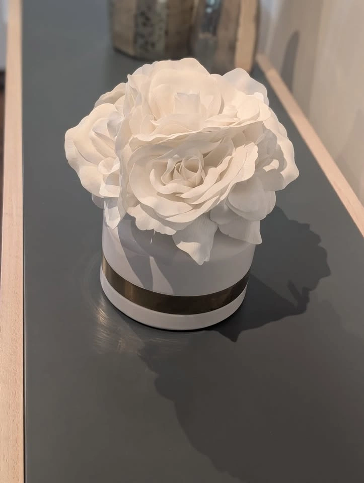 White Artificial Flowers in Ceramic Pot with Gold Band - photo 2