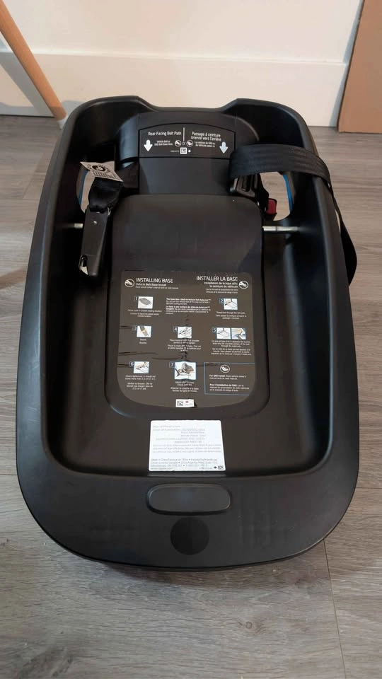 Maxi-Cosi Mico 30 Infant Car Seat with Base + Rain Cover + Toy - photo 2