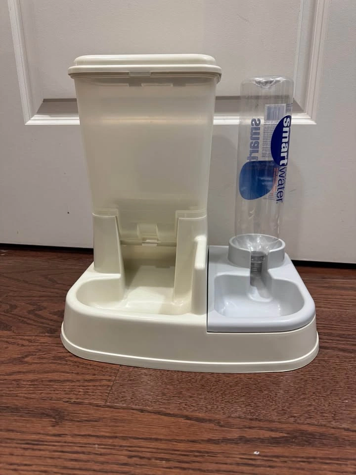 2-in-1 gravity pet feeder and waterer station - photo 2