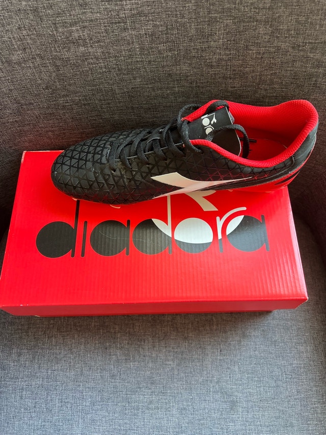 Diadora Men’s Soccer Cleats - photo 3