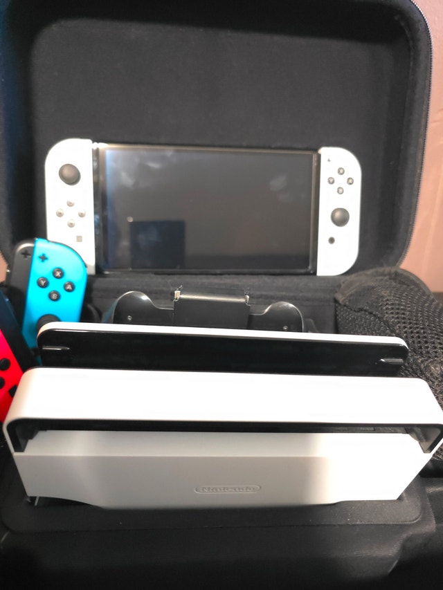 Nintendo Switch OLED with extra Accessories - photo 3