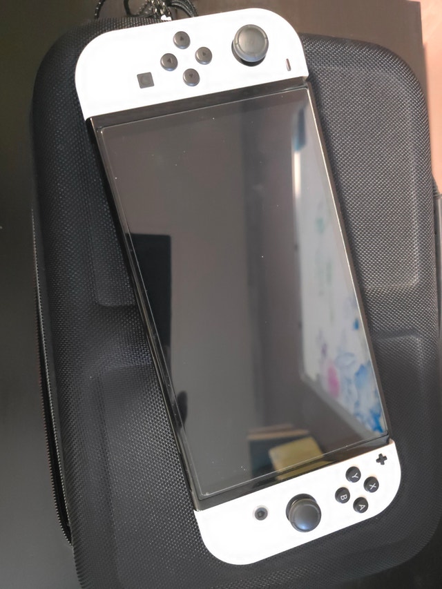 Nintendo Switch OLED with extra Accessories - photo 4