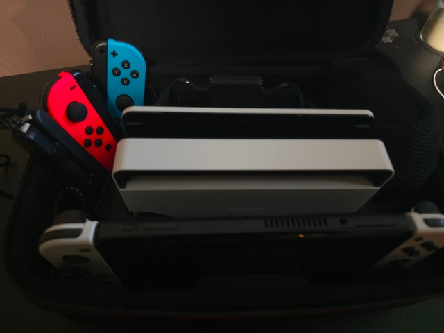 Nintendo Switch OLED with extra Accessories - photo 5