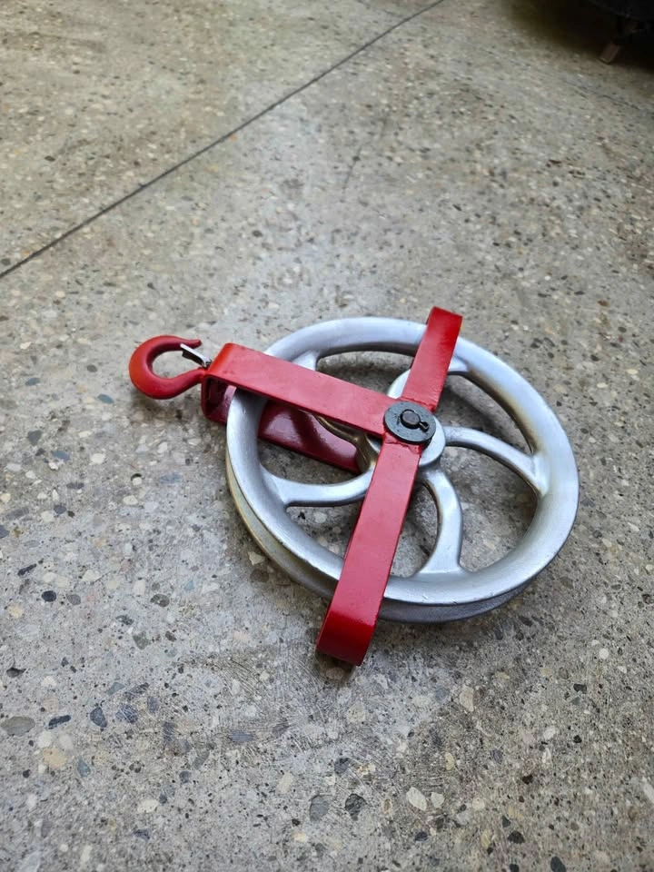 Construction Pulley - photo 2