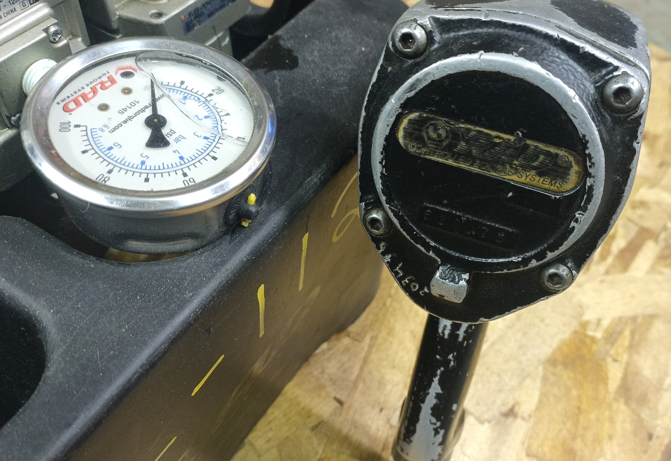 RAD 800NGX Pneumatic Torque Wrench W/ Regulator & Tool Holder - photo 4