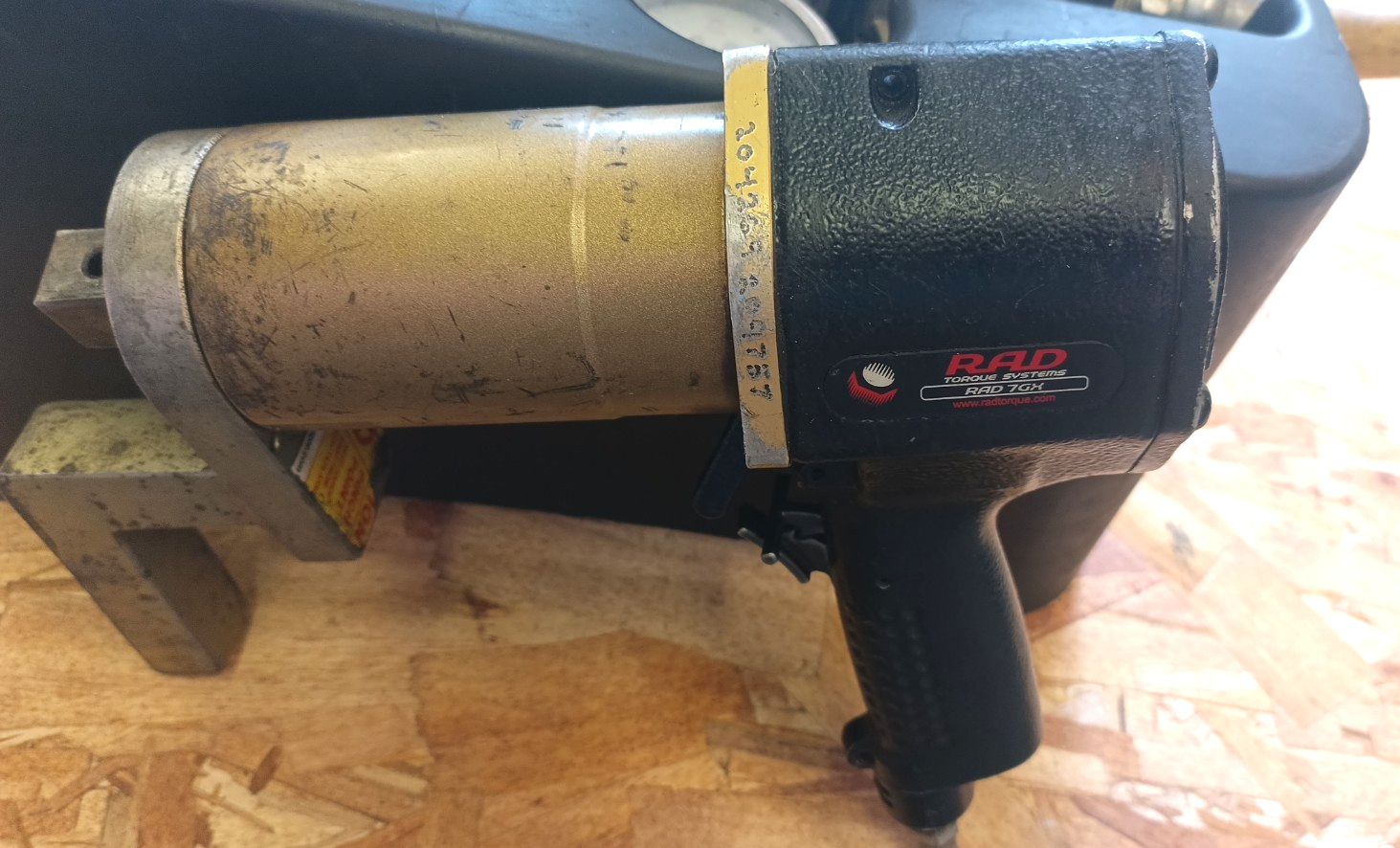 RAD 7GX Single Speed Pneumatic Torque Wrench W/ Regulator & Tool - photo 5