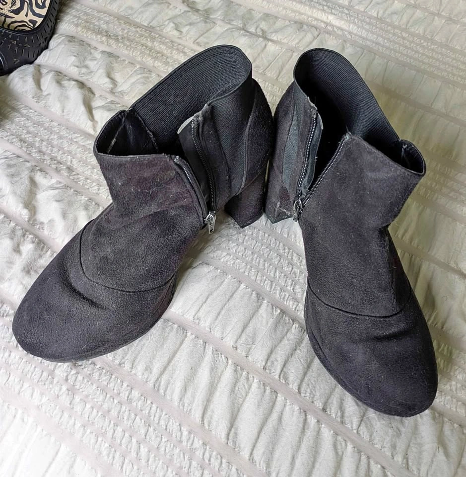 Booties - Size 8 W