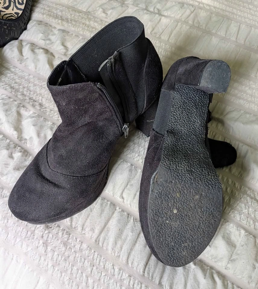 Booties - Size 8 W - photo 2