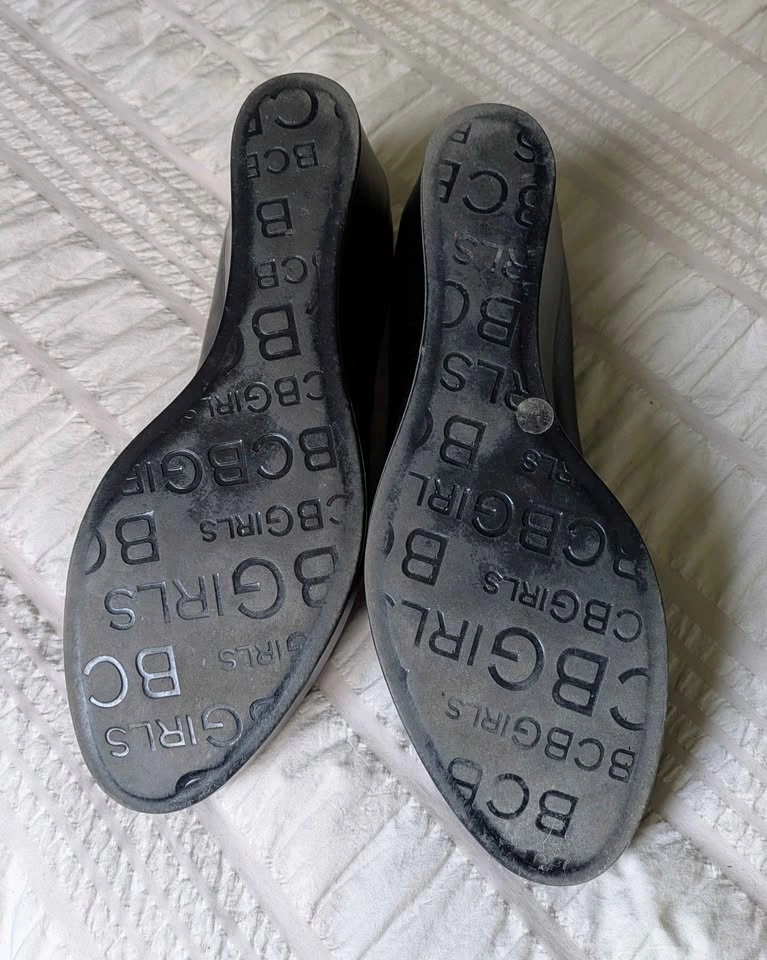 BCBGeneration Wedge Heels - Size 8.5 - photo 2