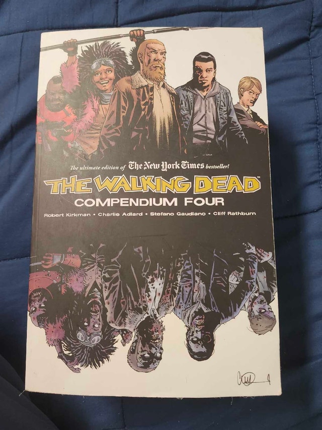 THE WALKING DEAD COMPENDIUM FOUR