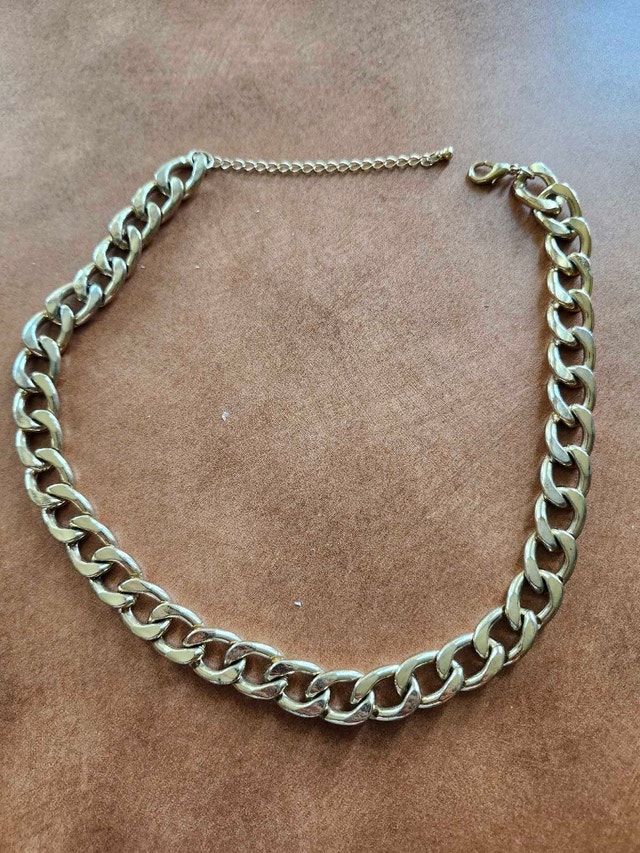 Iridescent Chain-Link Choker/Collar Necklace
