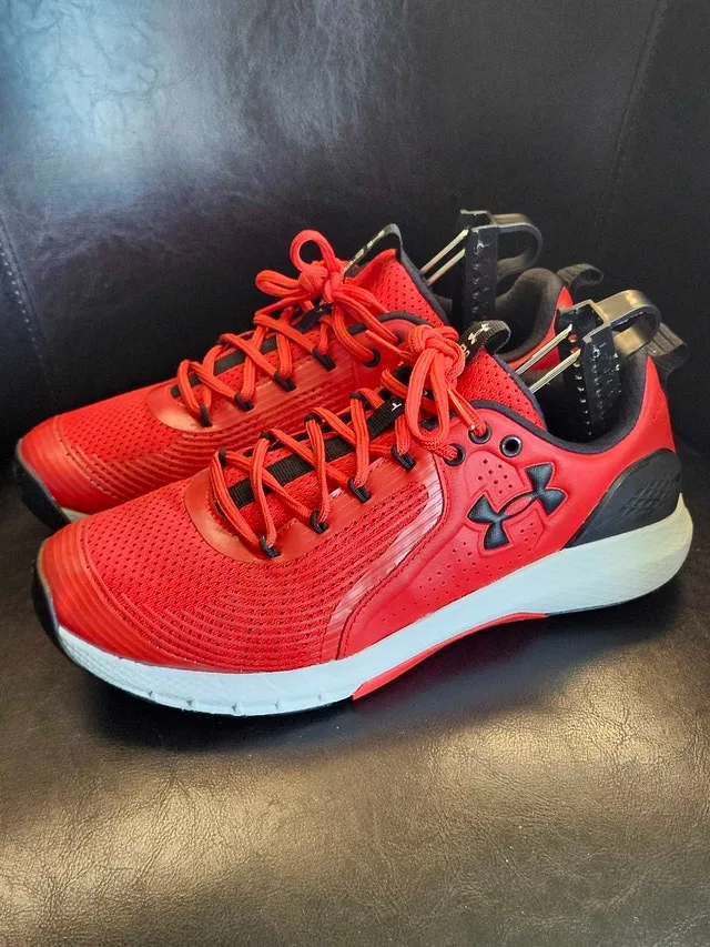 Under Armour Charged Commit TR 3 (M) 9.5 US