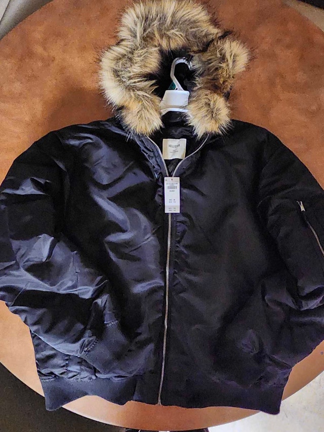 Hollister bomber jacket men's XL